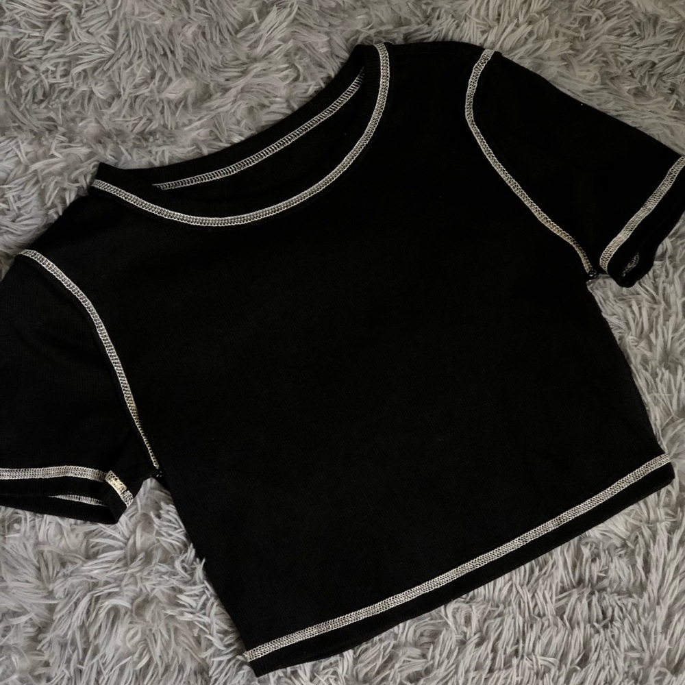 Black crop top!